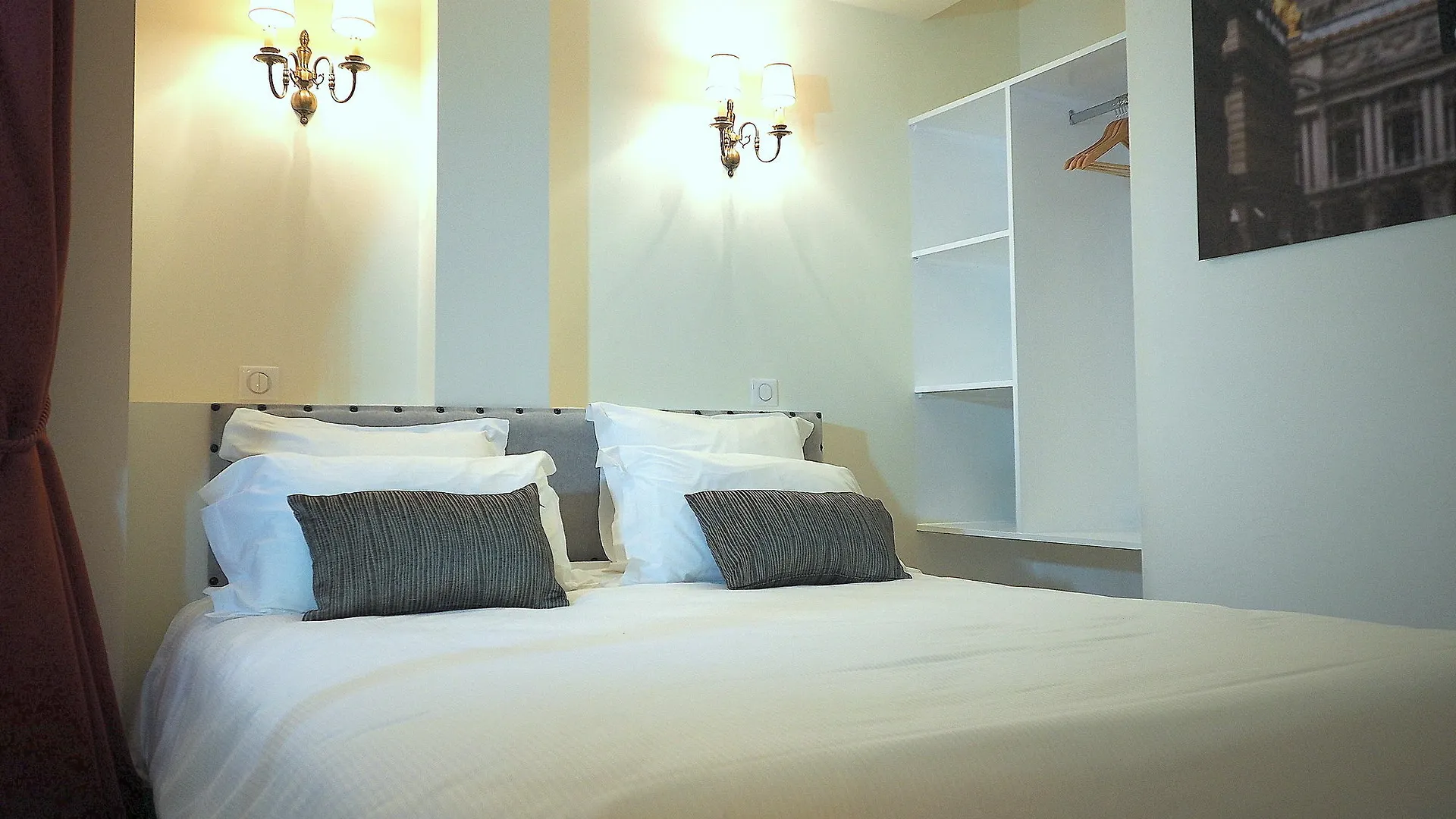 Louvre Opera Design Chicsuites Apartment